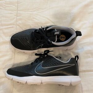 Nike woman golf sneakers
